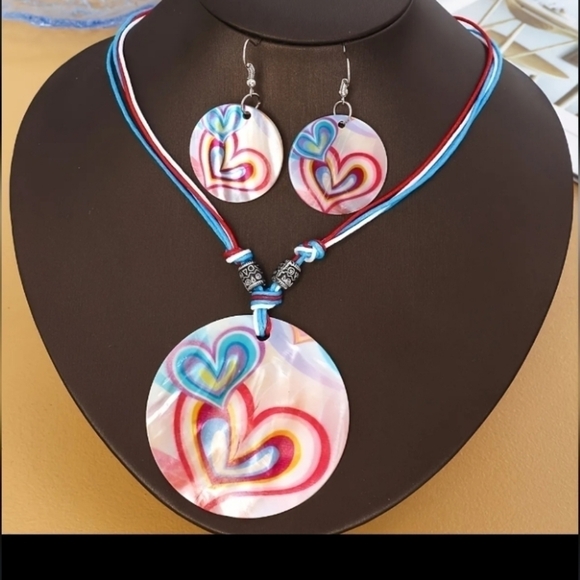 Earrings and necklace set - Picture 1 of 7